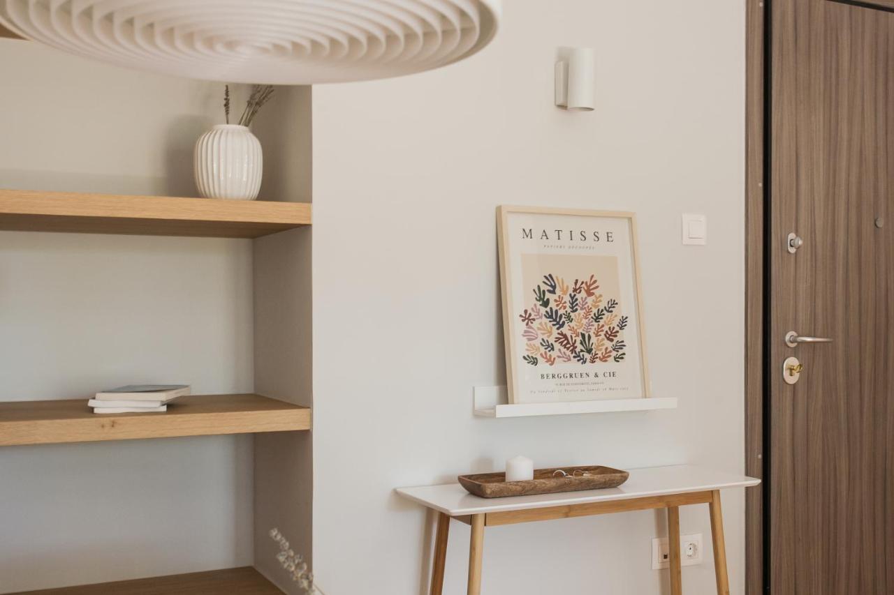 Absolute 2Br Apartment Near Emst Museum By Upstreet 아테네 외부 사진