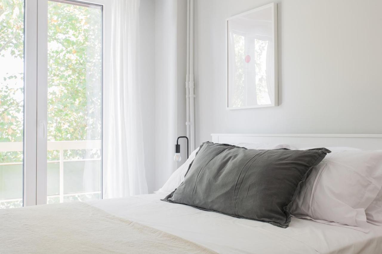 Absolute 2Br Apartment Near Emst Museum By Upstreet 아테네 외부 사진
